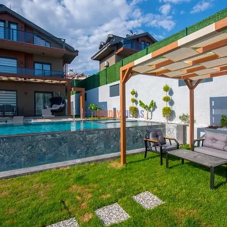 Su 4 Villa *